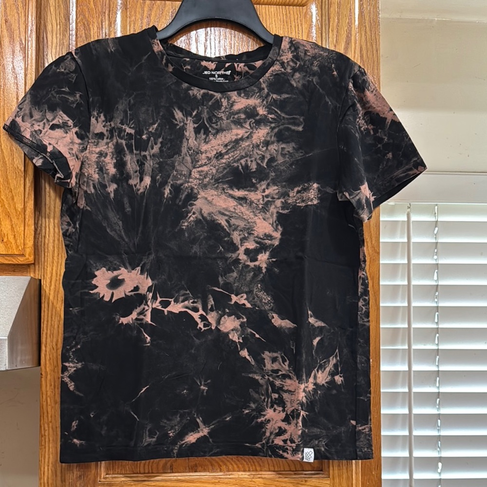 MEN’s JedNorth Black and Pink Tie-Dye T-Shirt size SMALL (36-38)